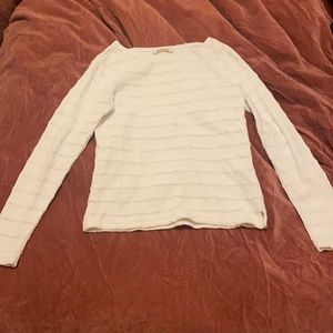 White long sleeve top with little ruffles